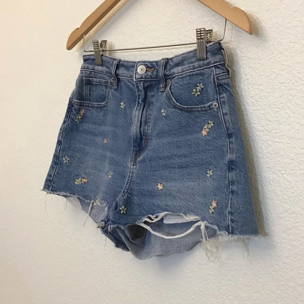 American Eagle 2 Mom Denim Shorts Women’s Tiny Floral Embroidered High Rise